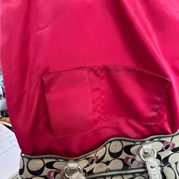 Coach Poppy G1120-18711 Signature Hearts Metallic Silver/Red  Glam Tote GUC - Picture 15 of 15